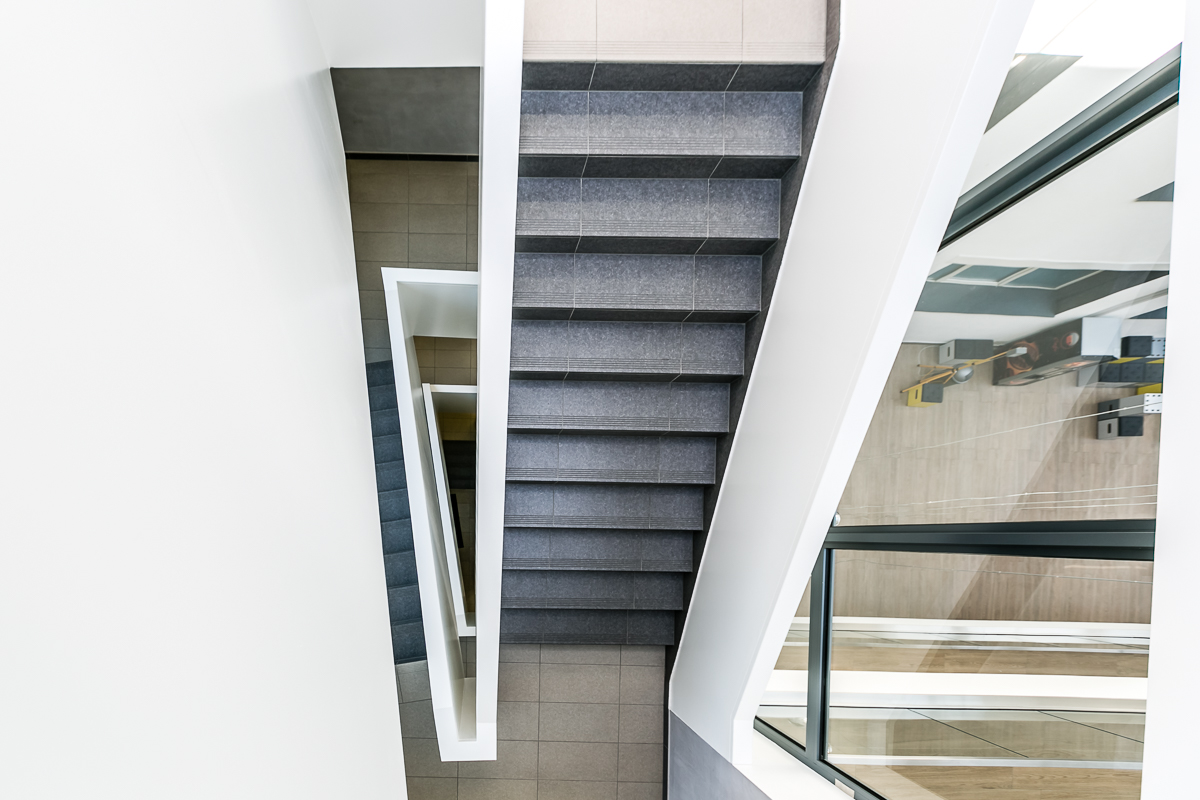 Institute of Logistics and Warehousing PoznaÅ - eld architects - interior design staircase